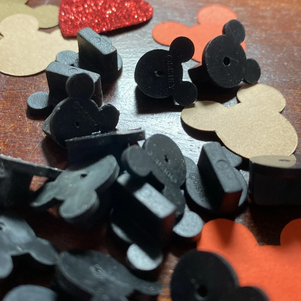 Disney Pin backs - Picture 2 of 2